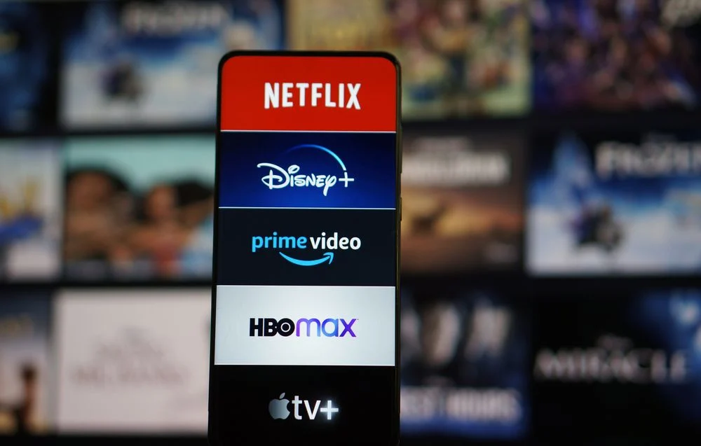 Abonnements Streaming : Lequel Choisir ? Comparatif entre Netflix, Amazon Prime, AMC, et Plus